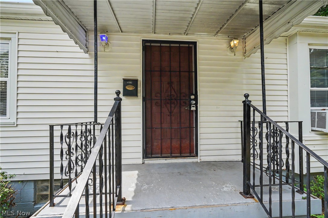 1761 Marks Avenue Property Photo 3