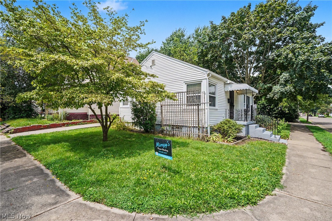 1761 Marks Avenue Property Photo 4