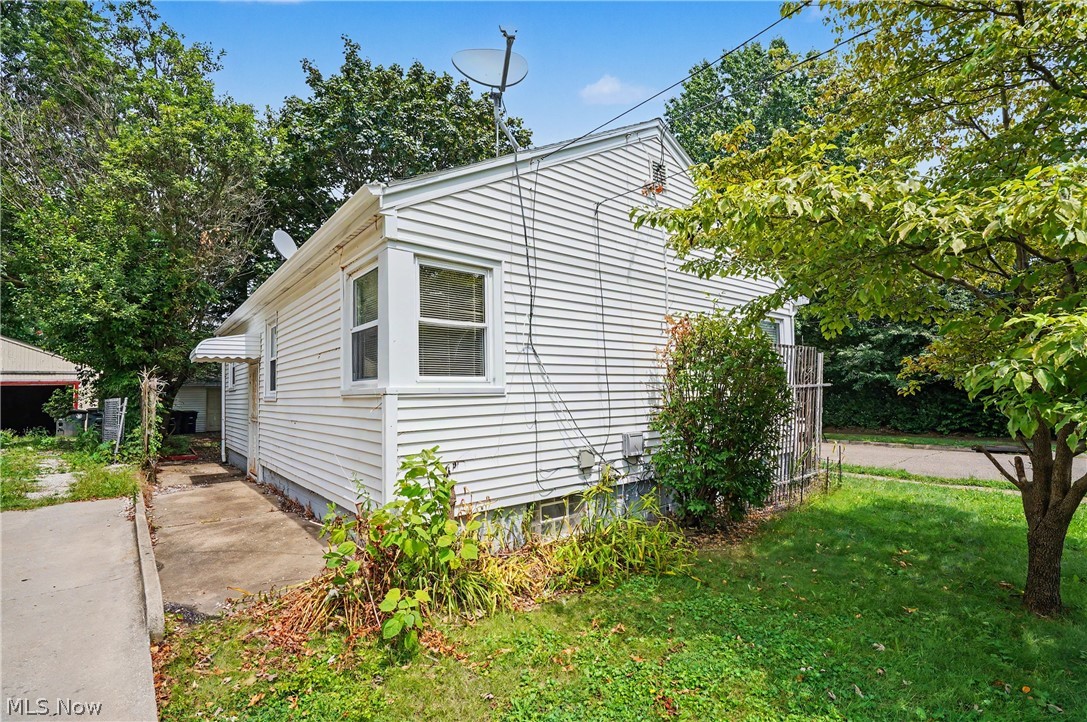 1761 Marks Avenue Property Photo 6