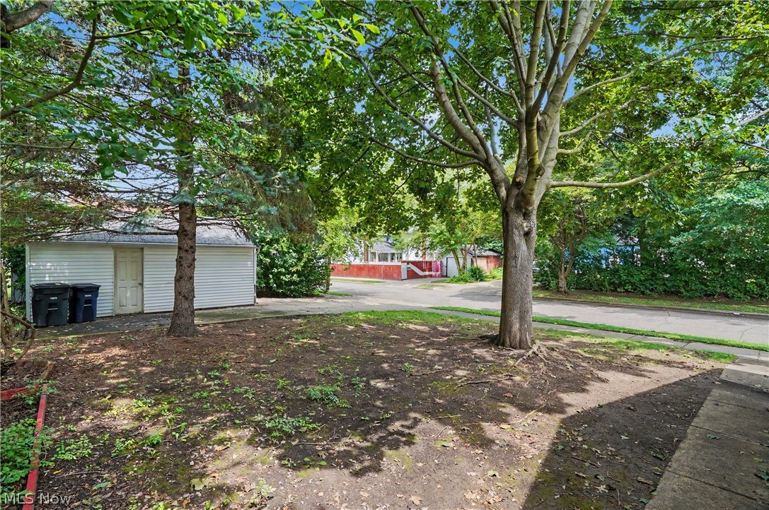 1761 Marks Avenue Property Photo 8