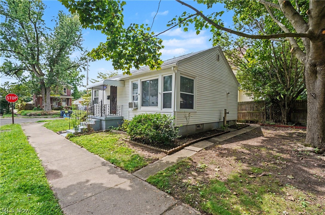 1761 Marks Avenue Property Photo 11