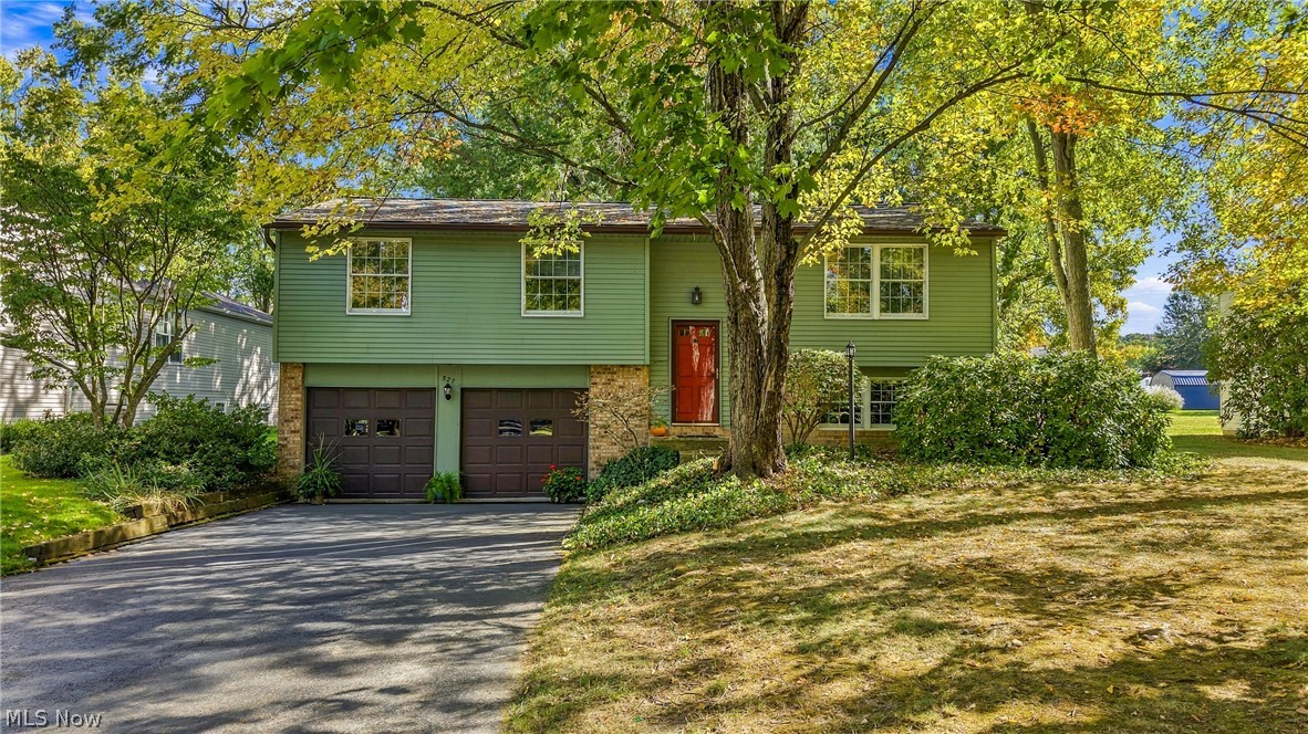 527 Laurelwood Drive SE