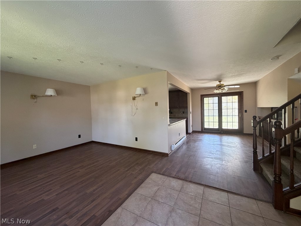 615 Bowling Green Circle Property Photo 2