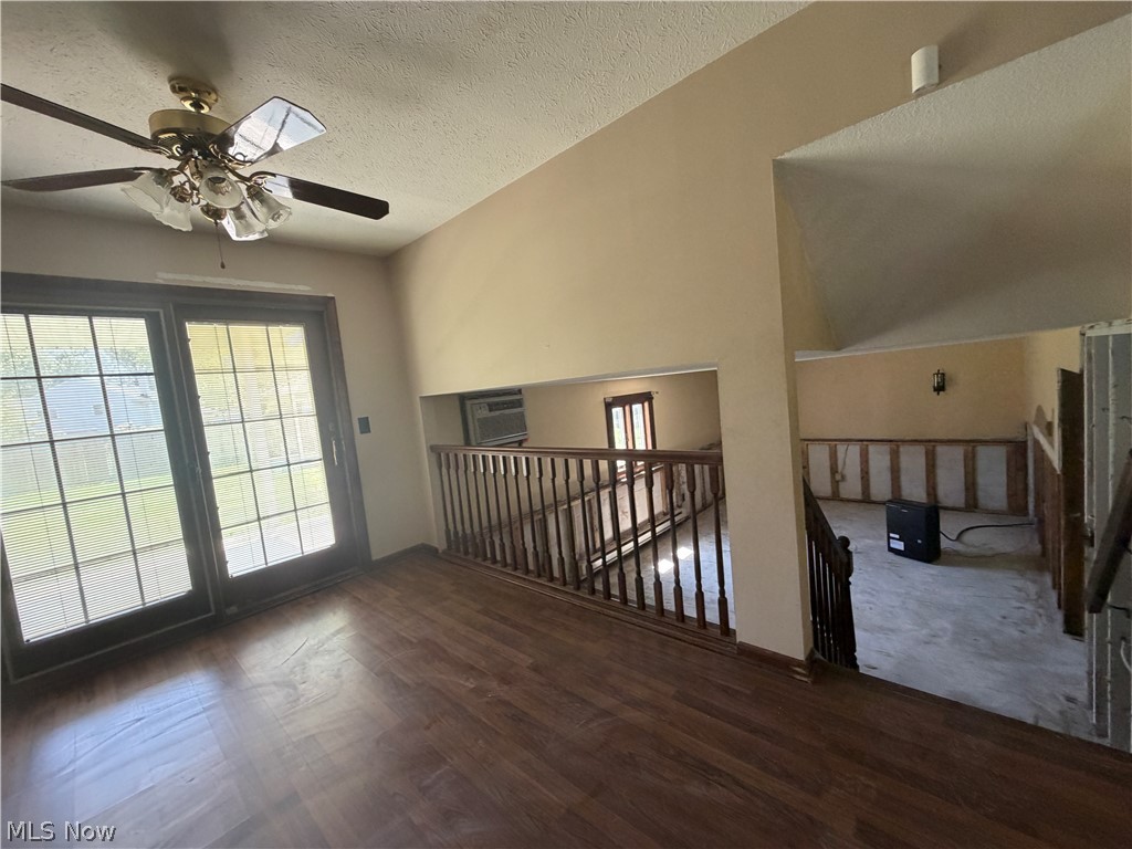 615 Bowling Green Circle Property Photo 6
