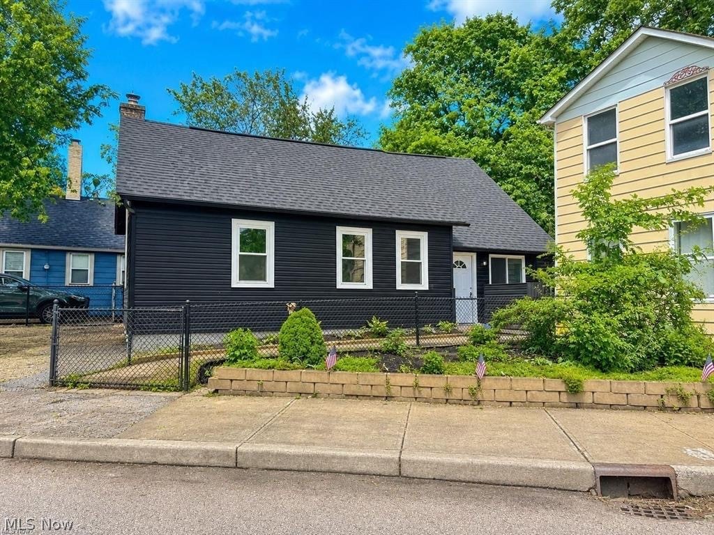 842 Starkweather Avenue Property Photo 1