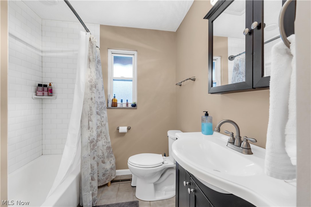 7611 Wainstead Drive Property Photo 12
