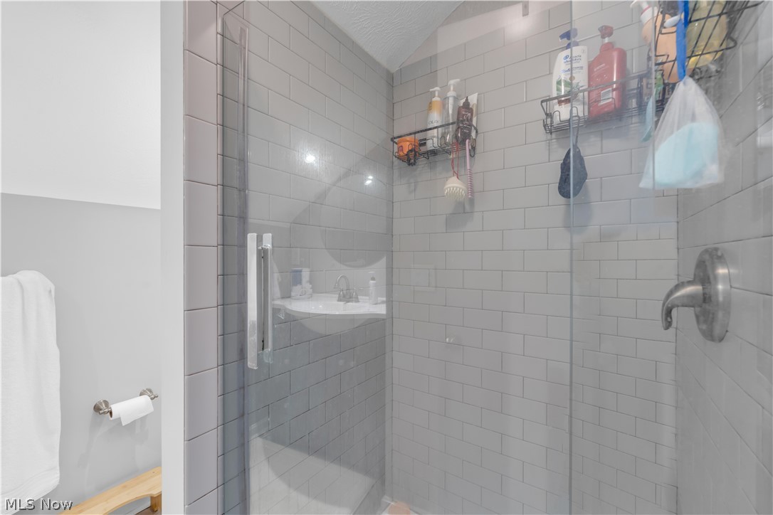 7611 Wainstead Drive Property Photo 18