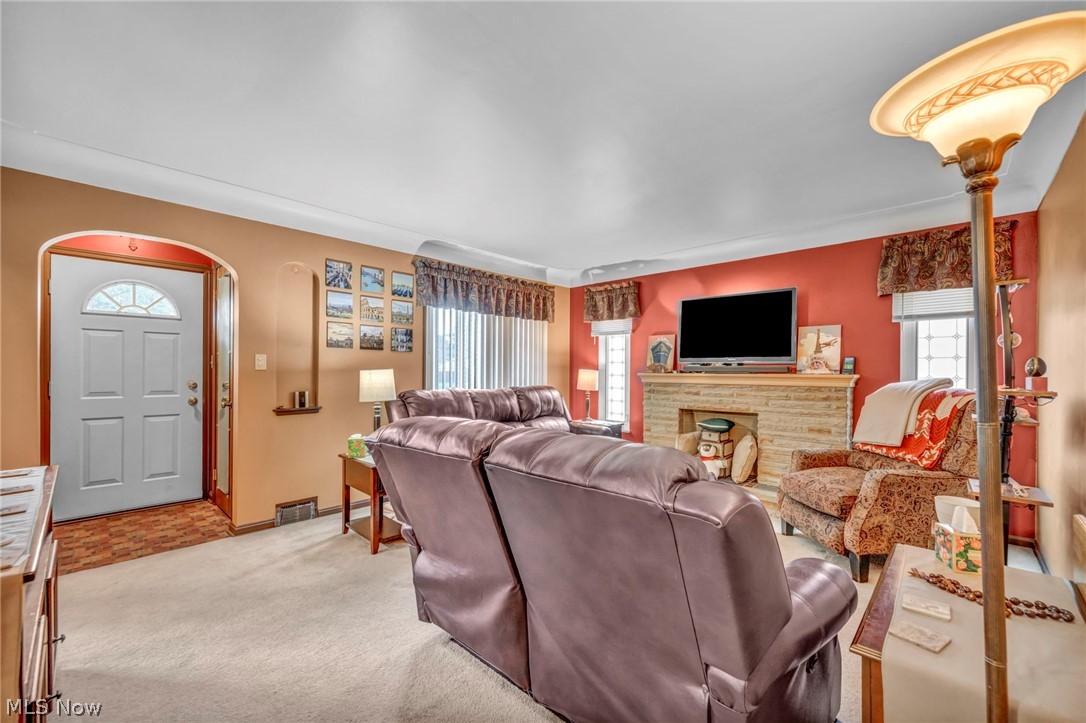 6284 Holburn Road Property Photo 7