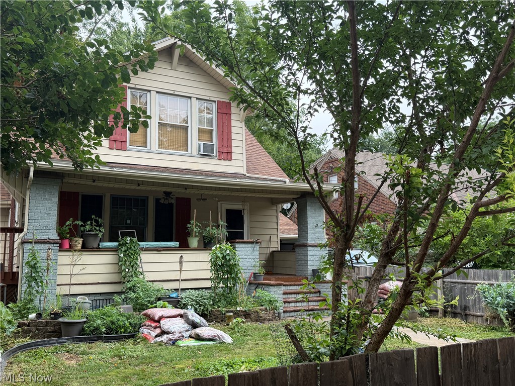 117 Colonial Boulevard Ne Property Photo 2