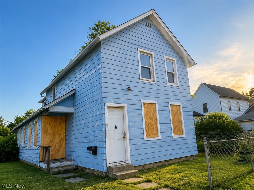 1902 Rowley Avenue