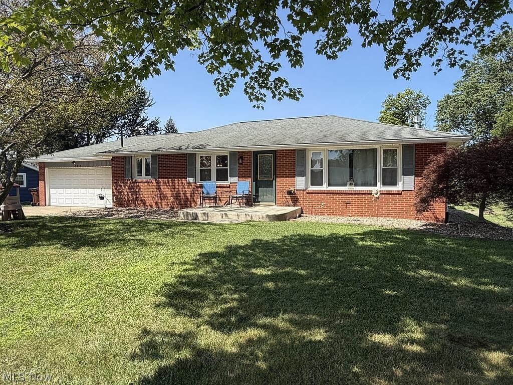 893 Dresden Drive Property Photo 1
