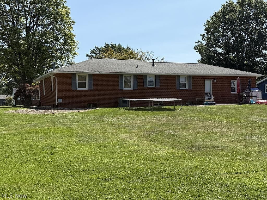 893 Dresden Drive Property Photo 23
