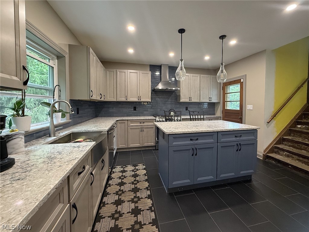 10990 Mayfield Road Property Photo 3