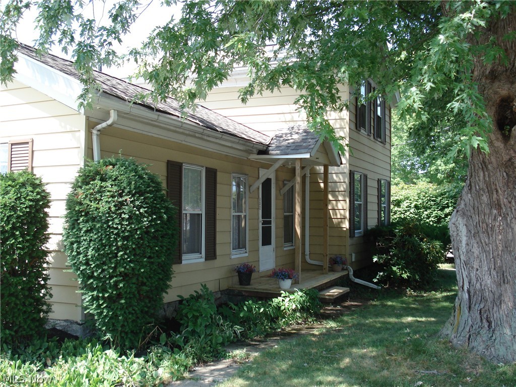 852 S Broadway Property Photo 2