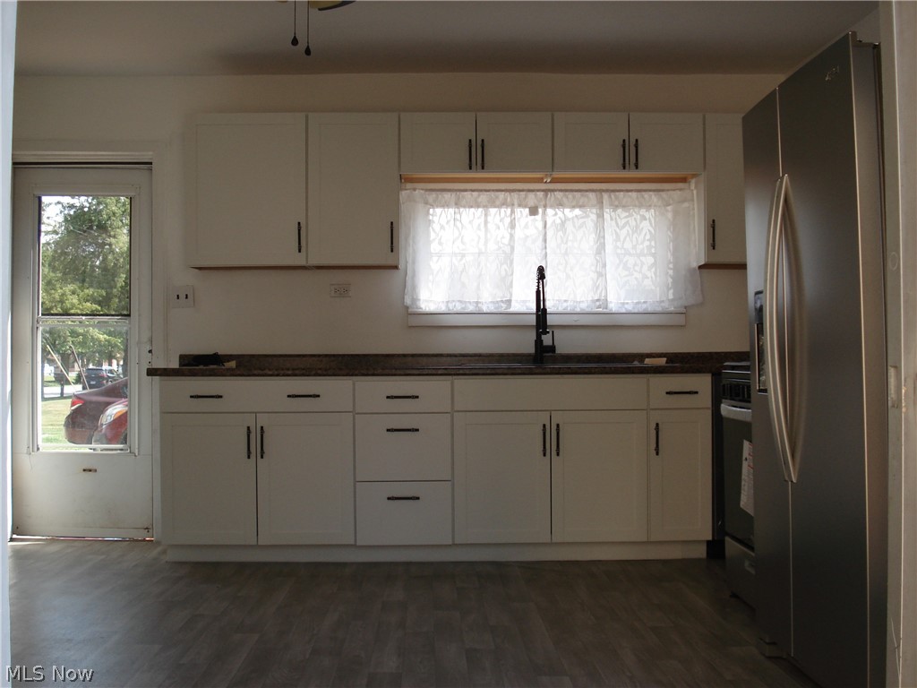 852 S Broadway Property Photo 8