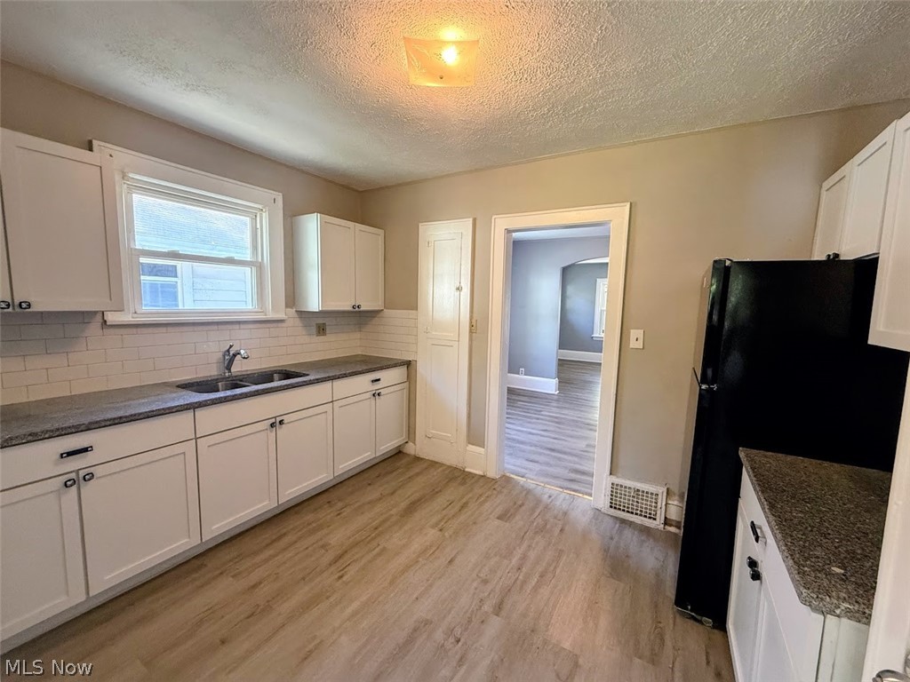 751 Merton Avenue Property Photo 9