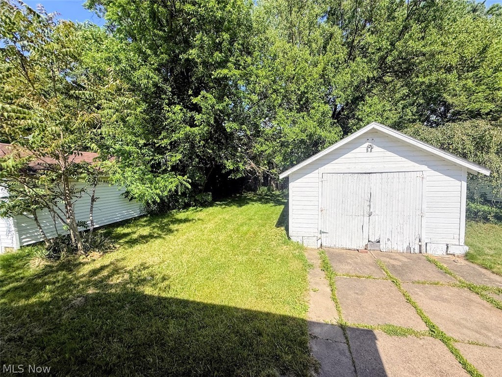 751 Merton Avenue Property Photo 14
