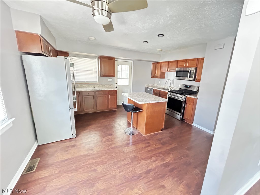 168 Henry Street Property Photo 10