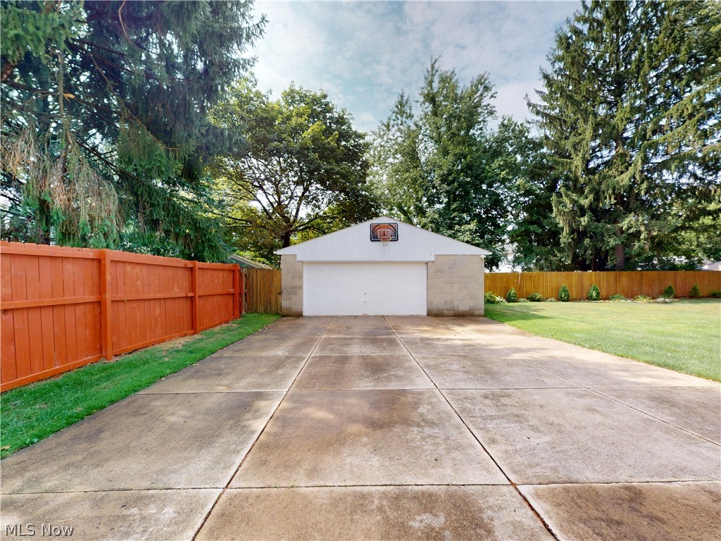 320 Ontario Street Property Photo 4