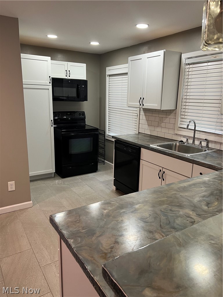 6070 Maplecliff Drive Property Photo 2