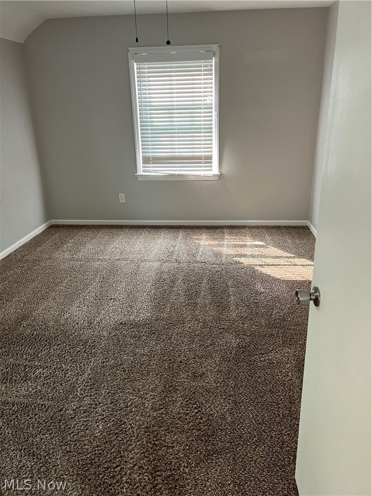 6070 Maplecliff Drive Property Photo 5