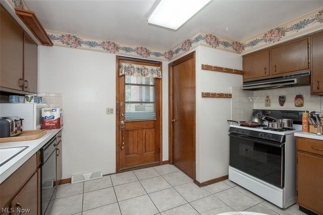 5144 Orchard Park Drive Property Photo 9