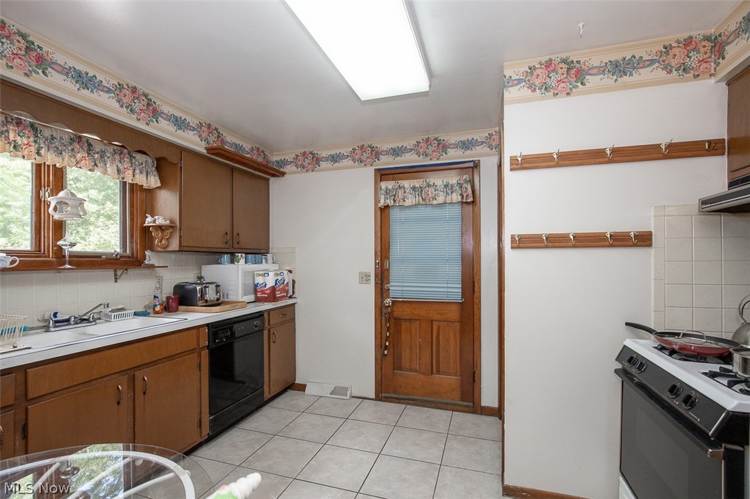 5144 Orchard Park Drive Property Photo 10