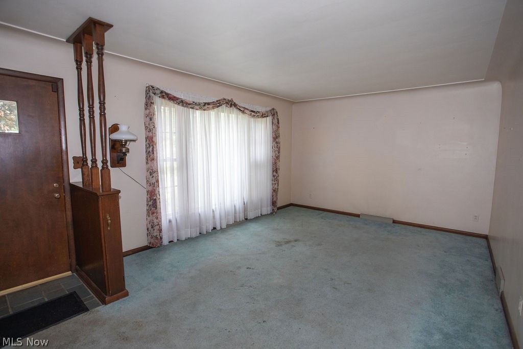265 Richards Drive Property Photo 2