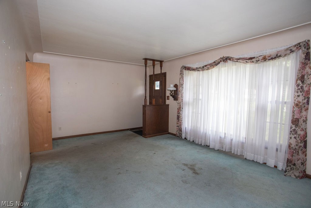 265 Richards Drive Property Photo 3