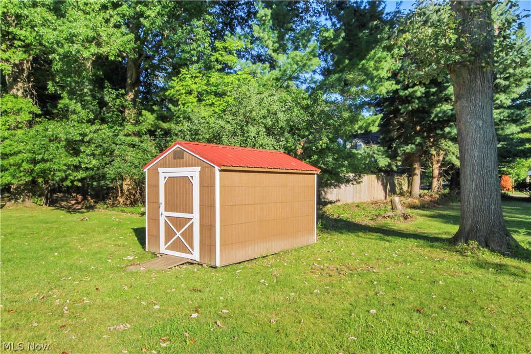 4171 Riverside Drive Property Photo 4