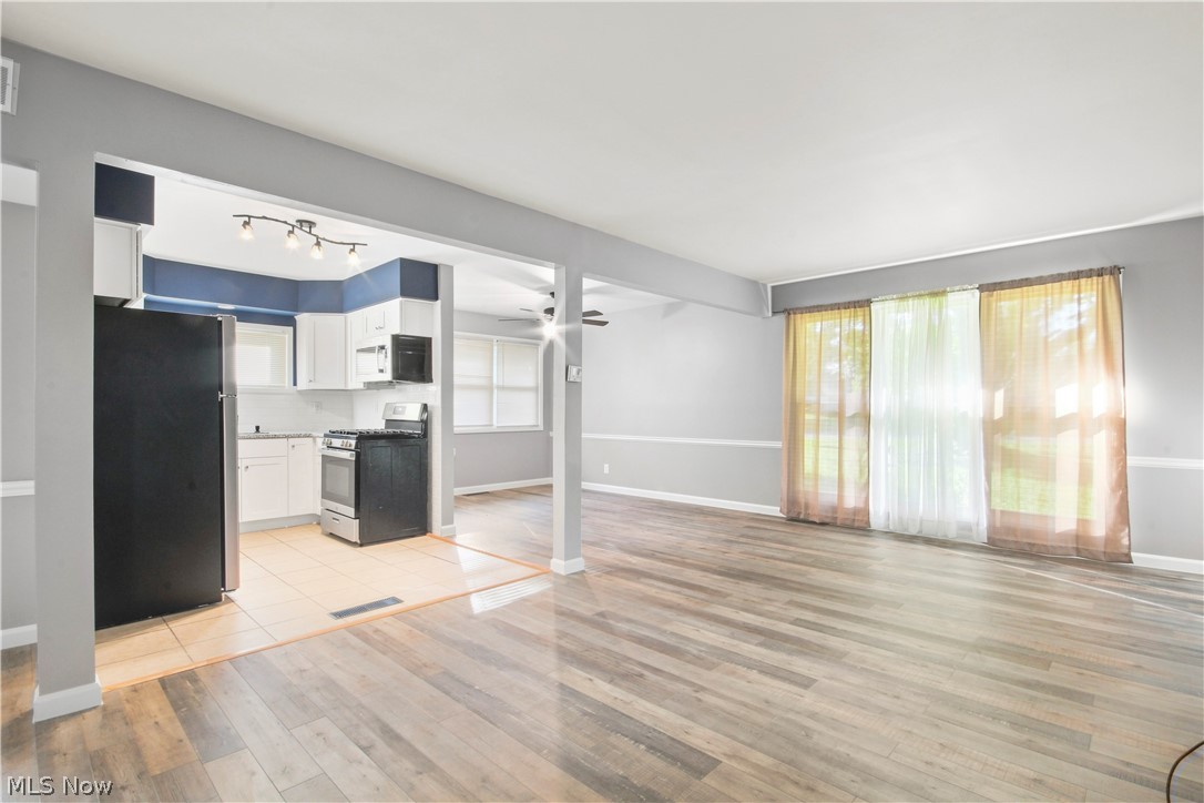 4171 Riverside Drive Property Photo 6