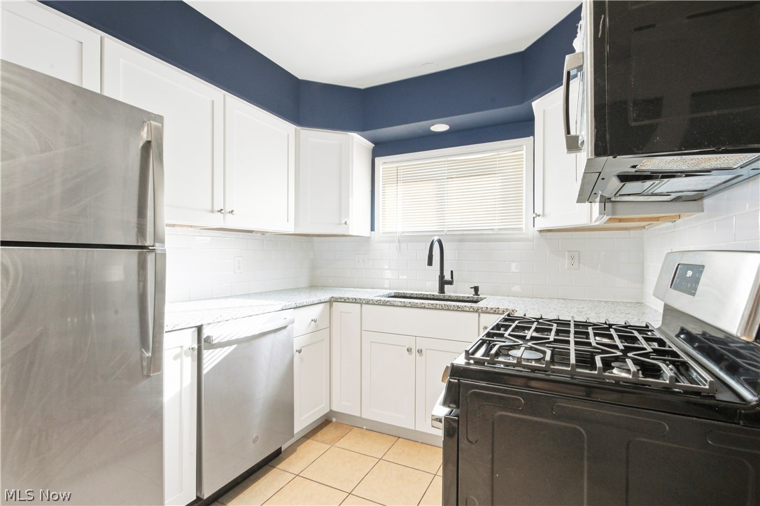 4171 Riverside Drive Property Photo 12