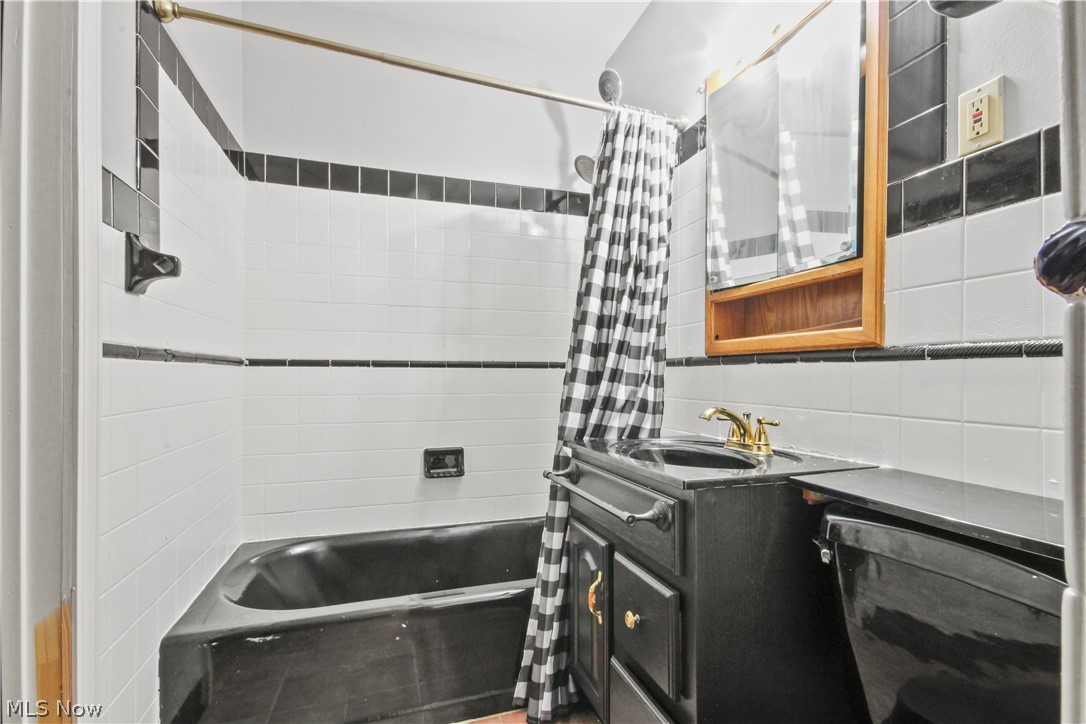 4171 Riverside Drive Property Photo 16