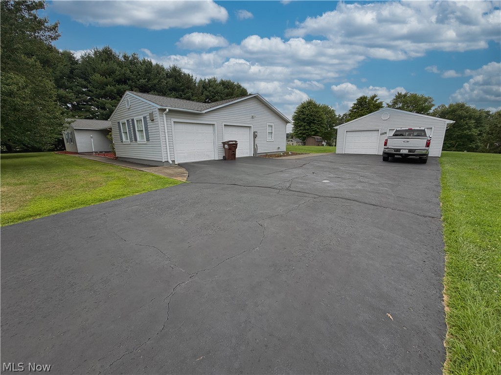 46567 Winston Drive Property Photo 2