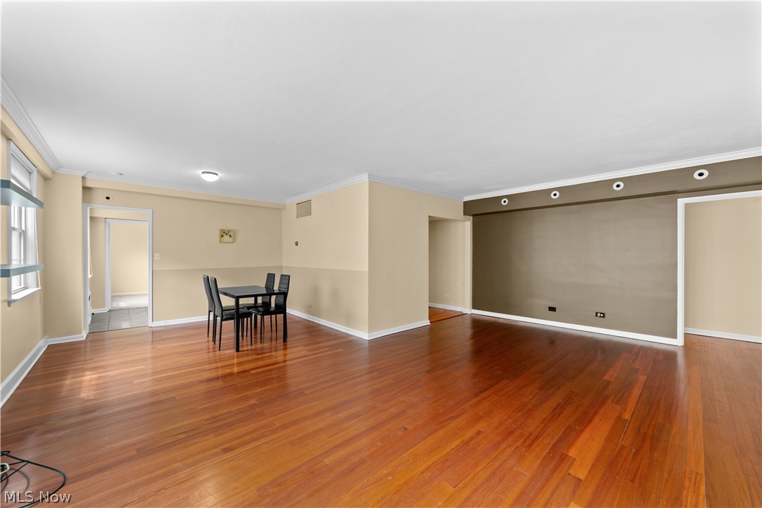 19015 Van Aken Boulevard 311 Property Photo 7