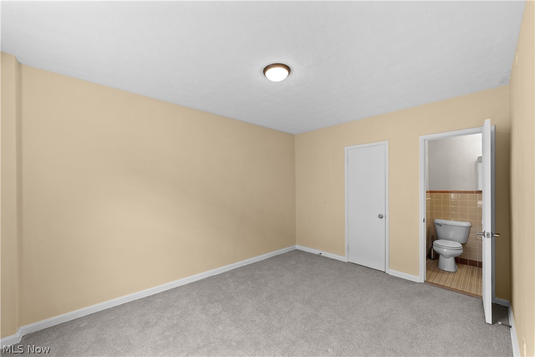 19015 Van Aken Boulevard 311 Property Photo 14