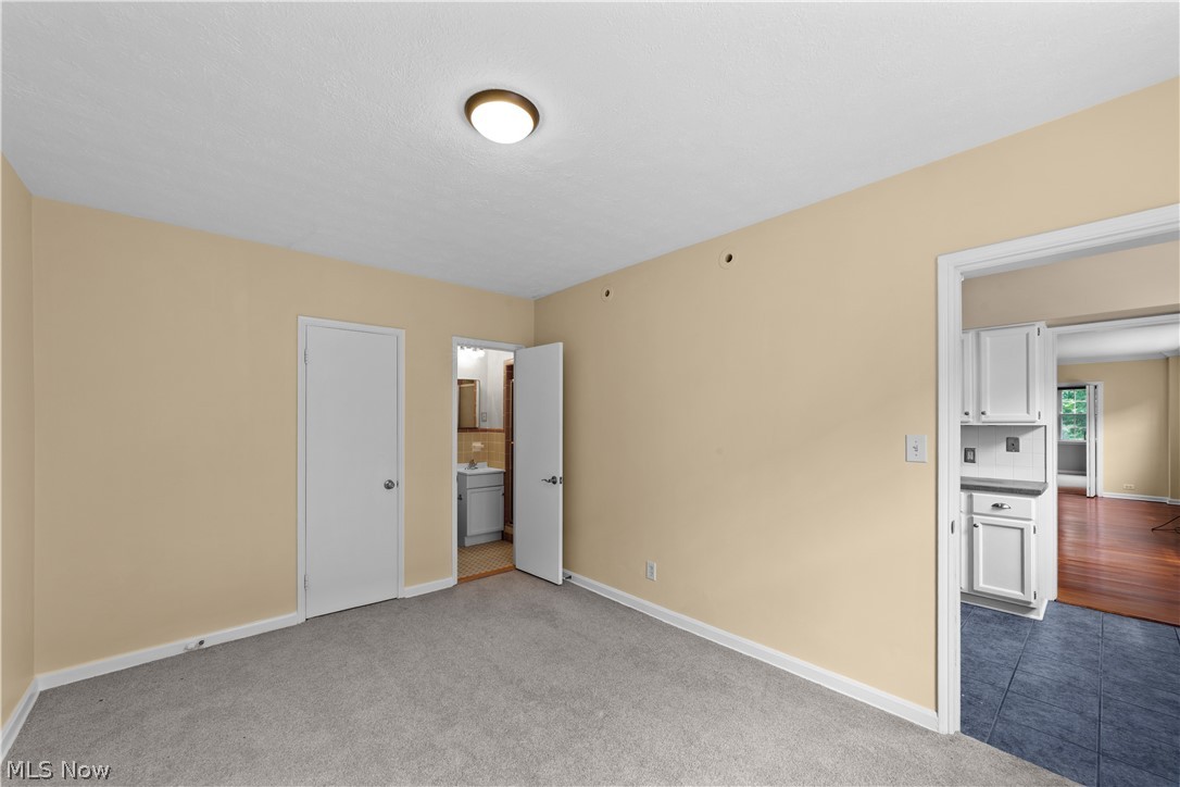 19015 Van Aken Boulevard 311 Property Photo 15