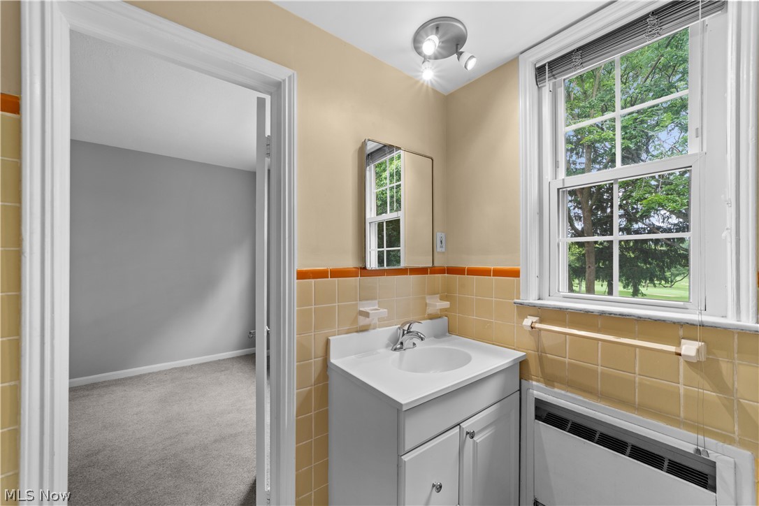 19015 Van Aken Boulevard 311 Property Photo 20