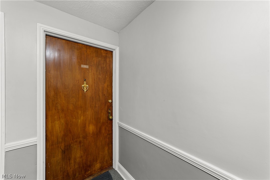 19015 Van Aken Boulevard 311 Property Photo 25