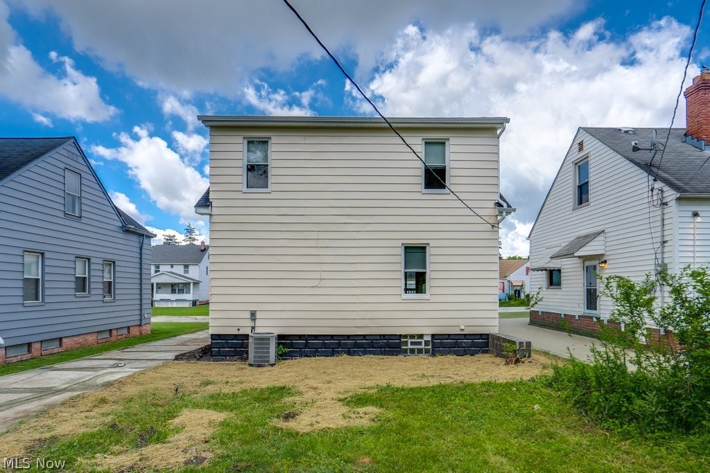 5141 Clement Avenue Property Photo 12