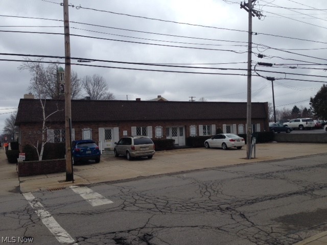240 S Chestnut Street Property Photo 1