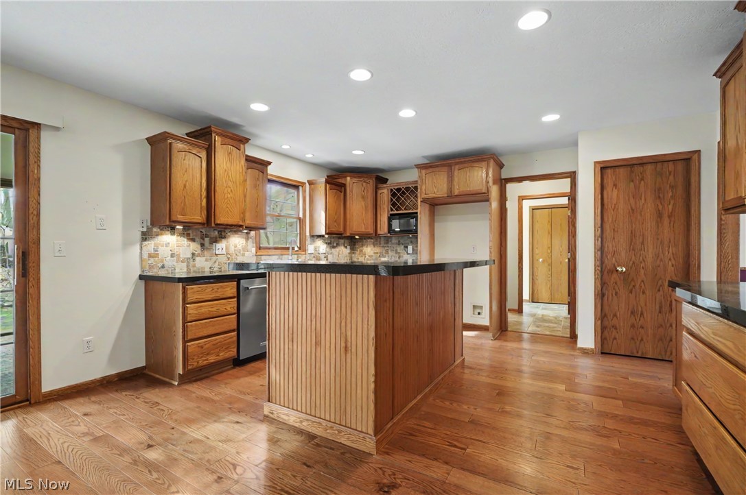 9498 Andrew Drive Property Photo 15