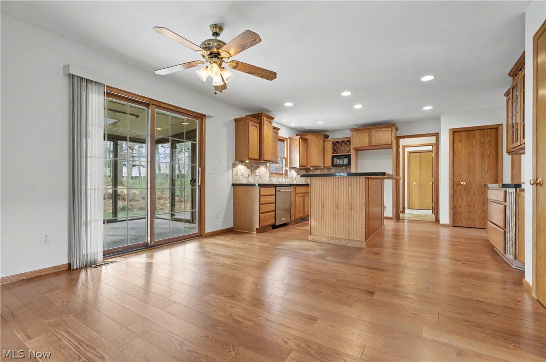9498 Andrew Drive Property Photo 16