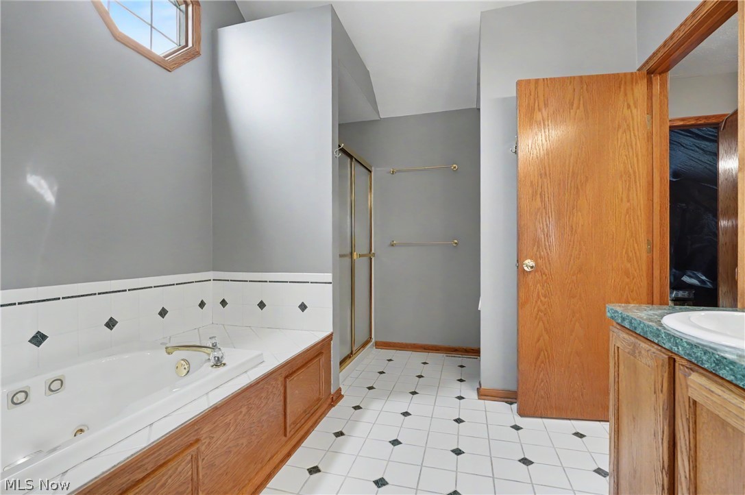 9498 Andrew Drive Property Photo 32