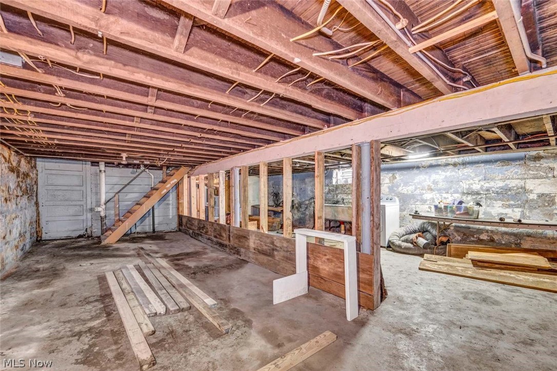 4439 State Road Property Photo 6
