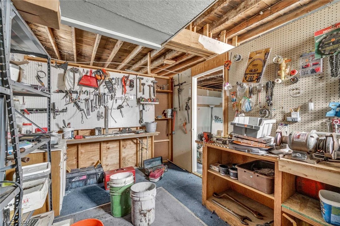 4439 State Road Property Photo 34