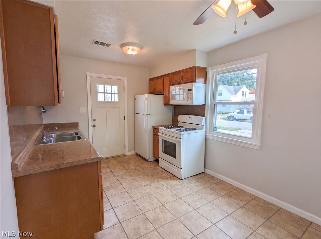 12722 Emery Avenue Property Photo 2