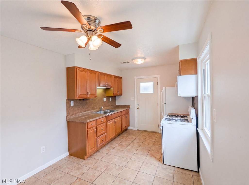 12722 Emery Avenue Property Photo 8