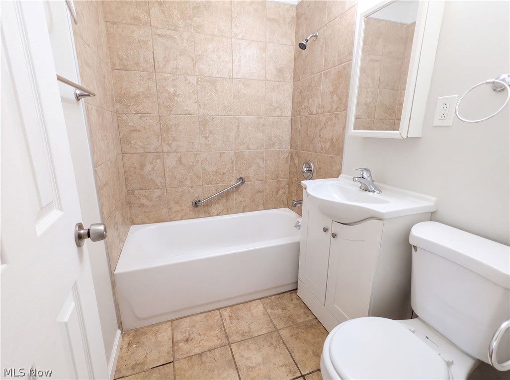 12722 Emery Avenue Property Photo 13
