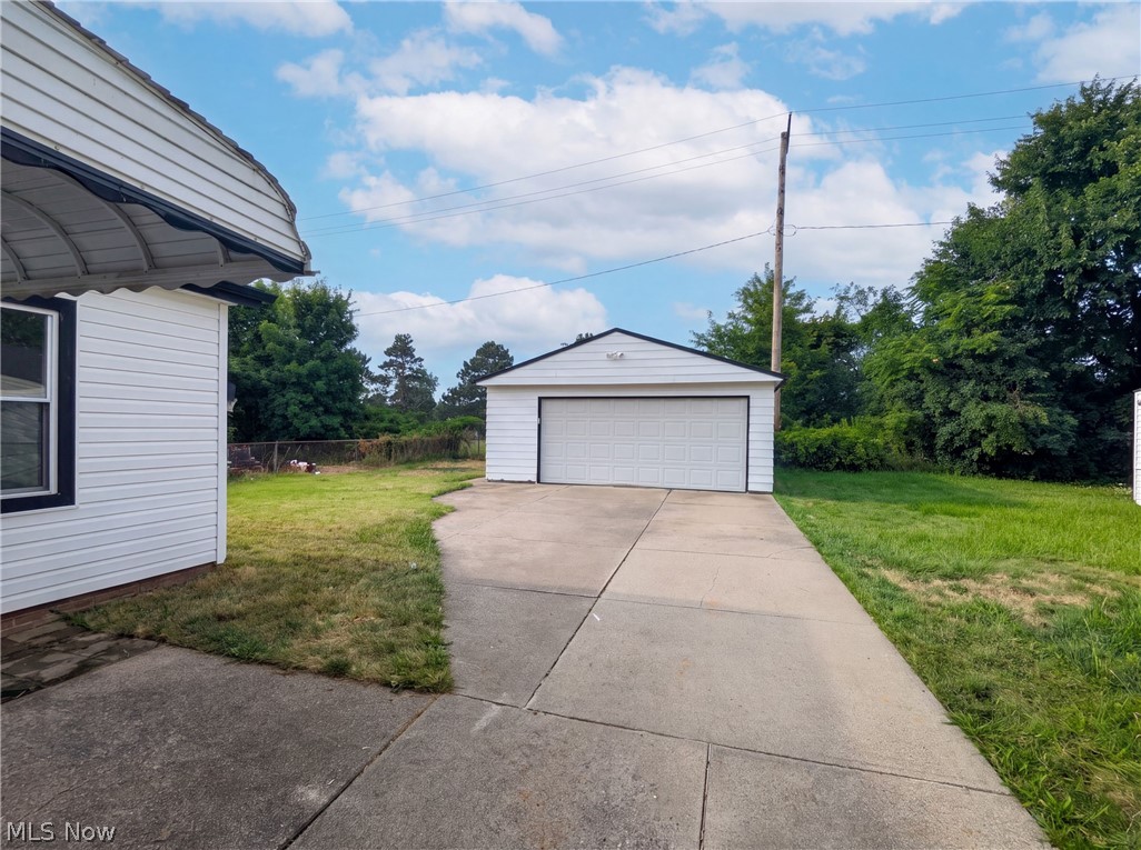 12722 Emery Avenue Property Photo 17
